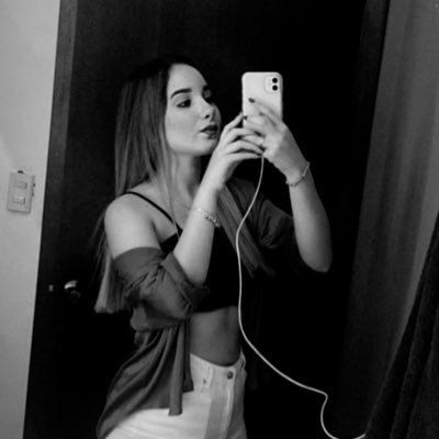 AleErrisuris's profile picture. ✨