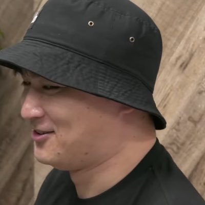 BUm4sDRGEjU1qml's profile picture. 元盲目衛門現梨民／2021年4月末の超配信者公式生放送で俺と真子は出会った。当時衛門だった俺は純のとんかつや千倉に触れた真子を🔪したいくらい嫌いだったが配信で悪口を書いているうちになんだか真子の配信が待ち遠しくなり気づいた時にはもう真子のことが大好きになっていたんだ。俺は村上真子を愛する男。俺の使命は真子を守ること。