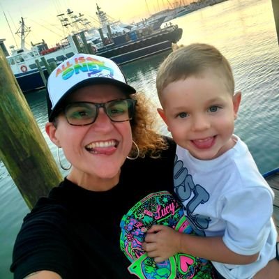 🎗Kai owns my 🧡 forever🎗 Music 🎶 Animals 🐈⬛🦄 Travel ✈ 🌍 Love/Equality 🌈✌❤ #TheStumblr 🗑🐼 #Earper 🍁🤠📪 #CharlotteSulliFAN ♌🌞♉🌜♑🌊 #FuckCancer