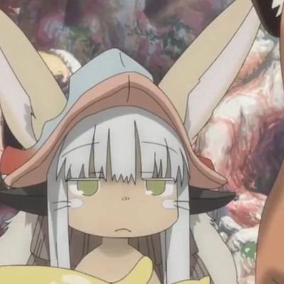 Viejo maestro jugando juegos y viendo un vagabundo en twitch y viendo algunos animes, zero two simp. viciado con made in abyss, a top con one piece