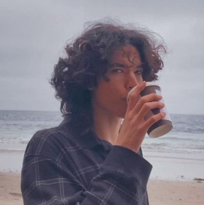 ManicHeathxr's profile picture. it hurts