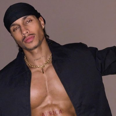 Former Wrestler turned Gym Owner and Personal Trainer. Fuck with me, you know I got it. #ᴄʀᴇᴀᴛɪᴠᴇᴄᴏᴍʙᴀᴛᴀɴᴛs {21+/straight/RP/OC} {Not Adrian Conrad}