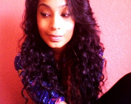 I like to meet new and interesting people. Tweet me. #TeamFollowBack