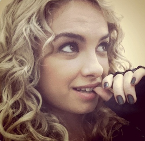 Minha vida se resume a você. E eu nunca serei capaz de te deixar! Eu amo você @Lua_Blanco s2
