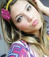 Legal, simpática, amorosa, feia, carinhosa, família. || Melhor amiga : @_DaayFigueiredo ♥