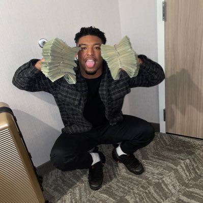 Ysb_Yuso's profile picture. Should’ve never gave up on me. 🦅 | IG: @officialyuso SC: yuso_littty