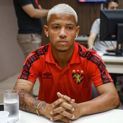 Filho de Deus pai, feliz e ousado 🙏🏽⚡️                         atleta profissional: @sport recife