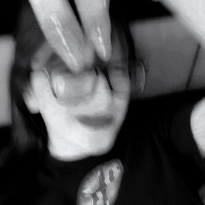 Lindaglez23's profile picture. 