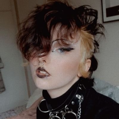 adskilton's profile picture. give me envy, give me malice,
(law politics sociology childrens studies)