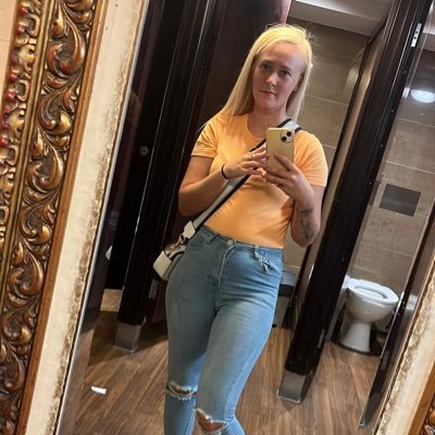 Charlie28987683's profile picture. 