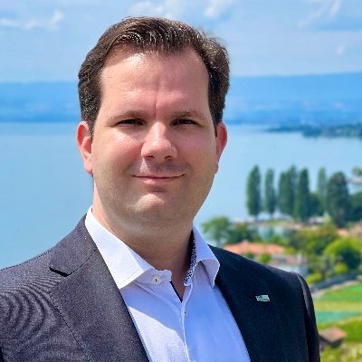 🇨🇭 Libéral, responsable et ouvert !
🗺 Lutry
🏛 Conseiller communal PLR
🙋♂️ Président du PLR Lavaux-Oron
🙋♂️ Vice-président du PLR Lutry