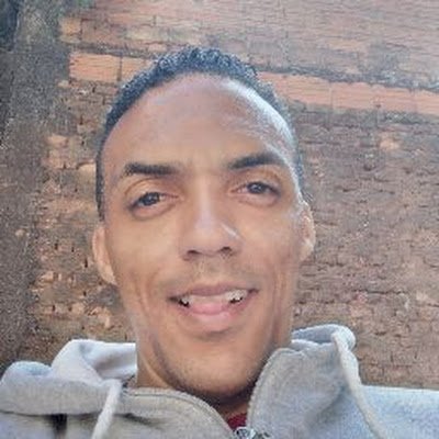 “É em meio a dificuldade que se encontra a oportunidade”. “O êxito é ir de frustração a frustração sem perder a animação”.