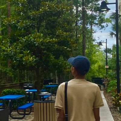 derekkg12's profile picture. 🎾