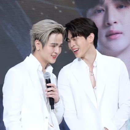 Moderator at Yoonton Vietnam FC 🇻🇳
Support: @Yoonpsn & @Mytonsrn