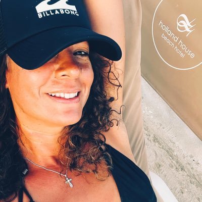 WellnessbyCruz's profile picture. Clinician, College Professor, Latina 🇵🇷, Traveler