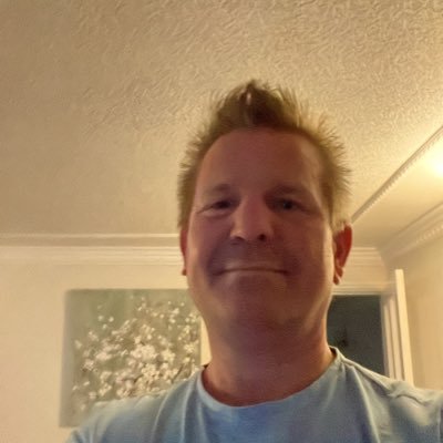 TomVesty's profile picture. 