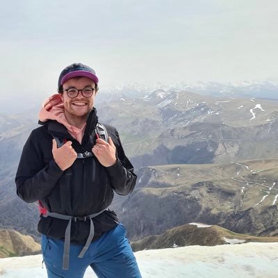 Lover of the Outdoors, Languages, and anything anyone else loves.
PGDE Primary @strathedu.
Bilingual Education @UICbarcelona.
Business and Marketing @StirUni