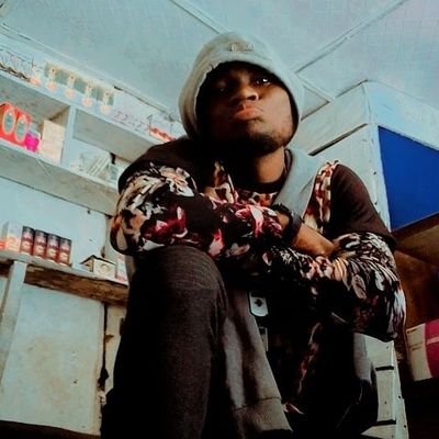 KellyDjokerrrrr's profile picture. Writer|1stbornhustler|food Journalist|Music lover|
I understand football& basketball 🏀 ⚽|FCB ❤️💙|
am into pharm & farm business 😊 & and I like food oo😂💓