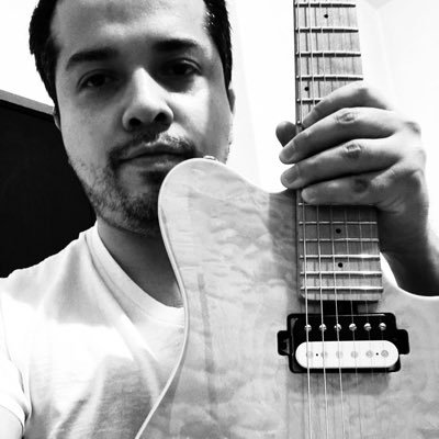 Guitarist - 1/2 @dualsessionsmx - Guitar en @thelacomesmx / @LostCoyotesBand