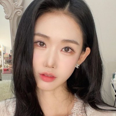 CitlalliConnie's profile picture. 工作是在雅诗兰黛担任市场研究经理。 工作之余，有自己的连锁店业务和区块链认证。