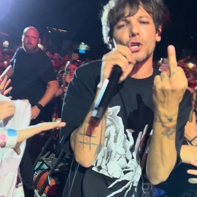 🇵🇪
Who the fuck is gonna stop us?xx.
Faith in the future!
#LTWT
#LoveOnTour
xx~□\(Fan account)