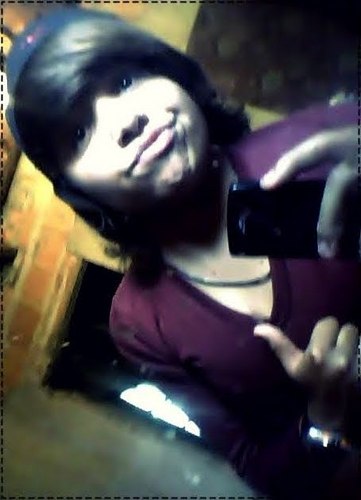 Aline Ferreira , 16 anos , Extroveertida , Flamenguista , Acima de tudo&toodos DEUS sempre vai estaar cmg (: