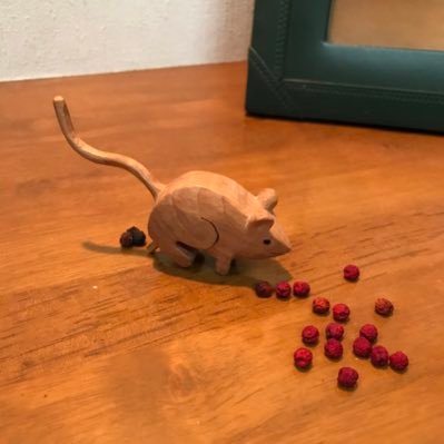 titibazurasetai's profile picture. 父の絵をみなさんに知ってもらいたい娘のアカウント。 長年趣味（日課？）で絵を描いている父。 何気ない日常を切り取っているような 素朴な父の絵が好き。 2024年7月個展2025年Youtubeデビュー