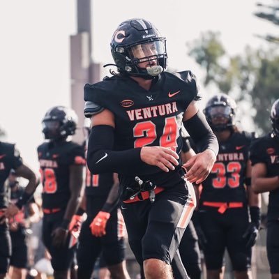 EthanNicely_13's profile picture. 6’2 220 LB @Vcpiratefb •cell # (805)702-5218