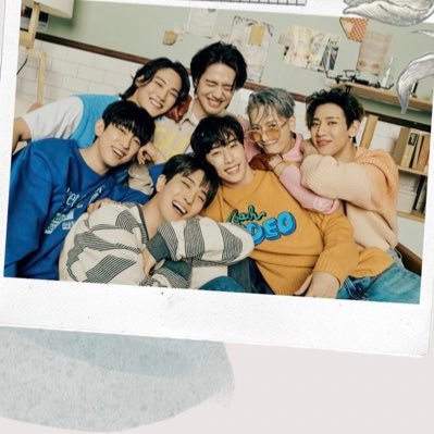 urbebz's profile picture. 🗑📝📄📑📃