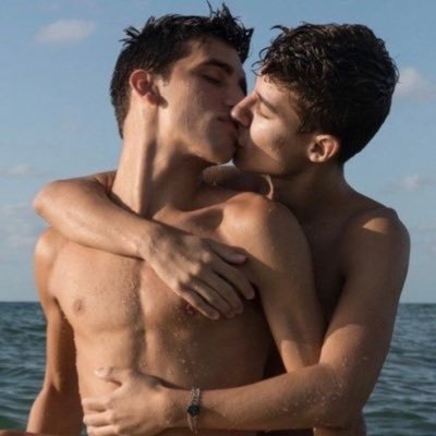 Hey guys!! Follow my beautiful account! 🥰 See hot gay action and enjoy it! Take care!! 🫂🫶🏻