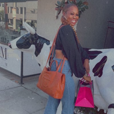 RedIndika's profile picture. Venusian Goddess💫 with MARS-tian tendencies 💥! Here for a GOOD time, not a LONG time 🏁🔮✨🧝🏿‍♀️