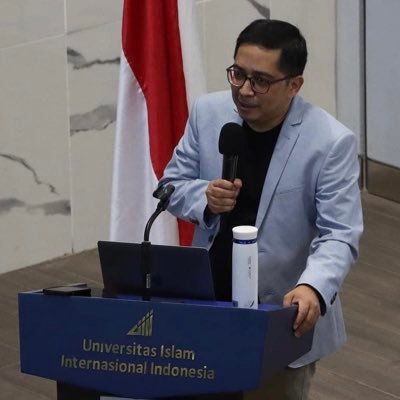 The Indonesian International Islamic University (UIII); Centre for Strategic and International Studies (CSIS) Jakarta, retweets are not endorsement