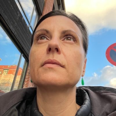 n_rlov's profile picture. 