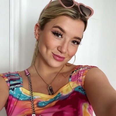 lilymitchell17x's profile picture. Be kind to all kind 💕🌍