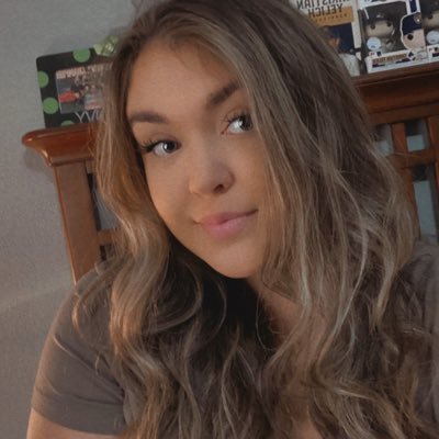 Writer & Editor @WiSportsHeroics | UWO’22 | Cheerleading Coach | main account was locked. @sarahspooon