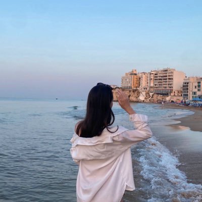 marinaguadoo's profile picture. Loving is the antidote