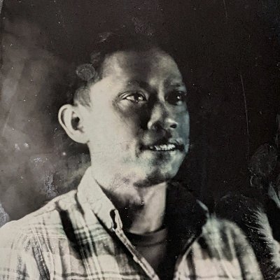 Cognitive psychologist. Studies attention control, but really just likes designing and programming experiments. Photos?: https://t.co/zZGJ8DSSoj 🇸🇬