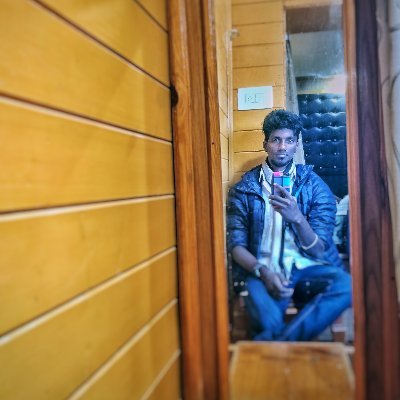 itsbhuvi's profile picture. 