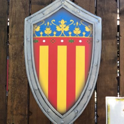 Socio y accionista del Valencia CF. NO a tener un máximo accionista.