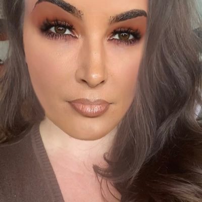 jisska92's profile picture. influenceuse recruteuse à 3 millions d’abonnés (compte parodique)