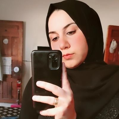 magdanizar's profile picture. يأخذنا الشَّوْق إلَيْك وكأننا فِي غُرْبَةٍ وَأَنْت الْأَهْلِ وَالْوَطَنِ .♥️