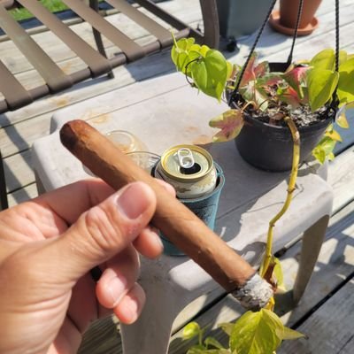 Cigar roller @ Roberto Fluente