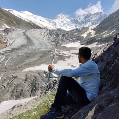 bhatimtiyaz16's profile picture. 