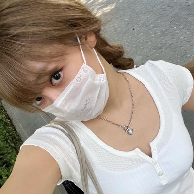 aeumlore's profile picture. 