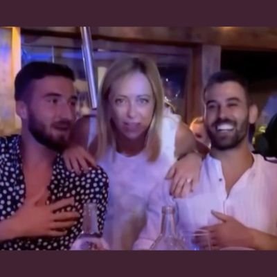 messinalorenzo_'s profile picture. Tifare è una cosa, tifare la Roma è un'altra cosa..⚽