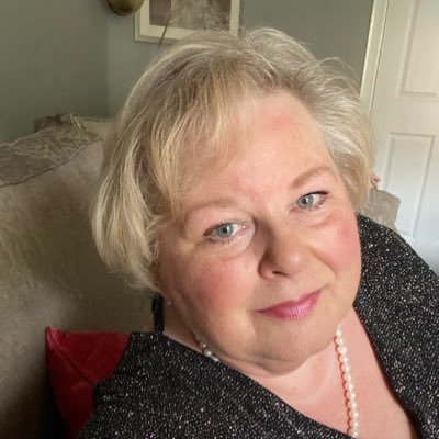 Mum, Daughter, Sister. Fully vaxed science lover. Leftie and proud...❤️ Kate Bush, Springsteen, TV, Movies, Theatre & Rugby. Kindness rules. No DMs please