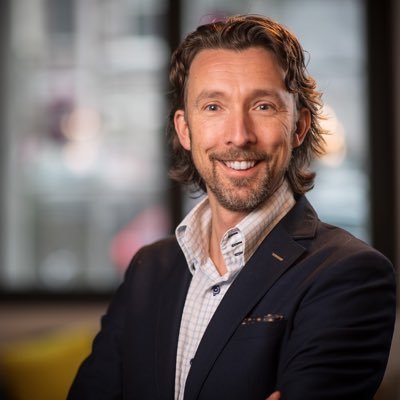 Podcast over emigreren | Communicatie en woordvoering | Vaderfiguur en hardloper