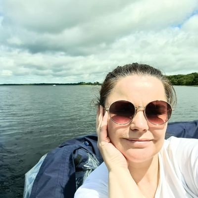 dianemeliadoran's profile picture. Busy getting years put on me. Mother to 3 fab humans, wife to the other half, and devoted doctor to my wonderful patients