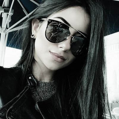 (follow back 💯 )me encanta la moda, viajar, y la buena música
#followback #SiguemeYTeSigo #teamfollowback