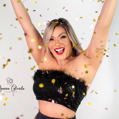 🇬🇫Jornalista 👩💼Cientista Política 👩💻Colunista Social 🖥Apresentadora 🙎♀️Vice- presidente MDB Norte Contato: kelly.kley@gmail.com /IG @kellykley